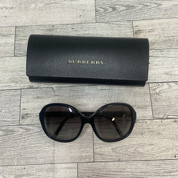 Burberry Sunglasses - Picture 5 of 8